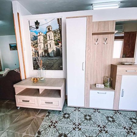 Apartment Near The Old Town Of Kotor Exterior foto